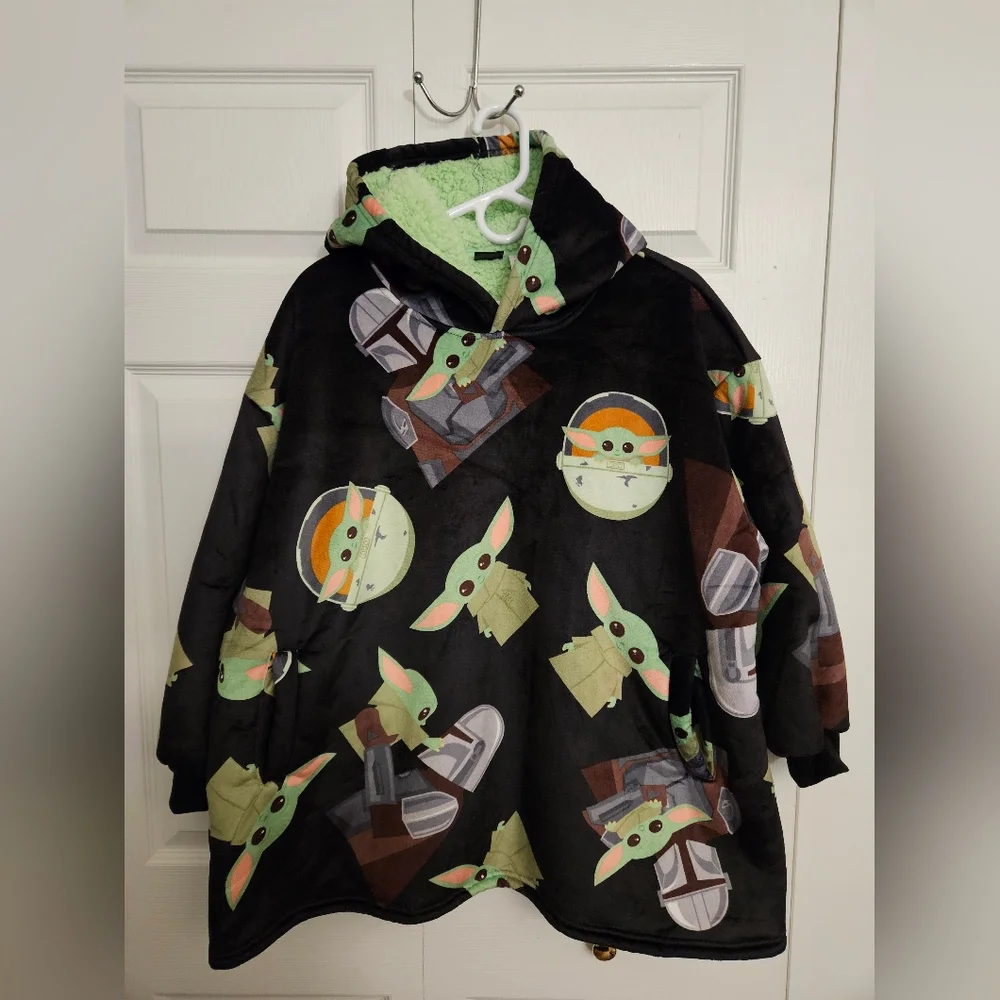 Star Wars Baby Yoda Big Kid Blanket Hoodie OS - Picture 2 of 8